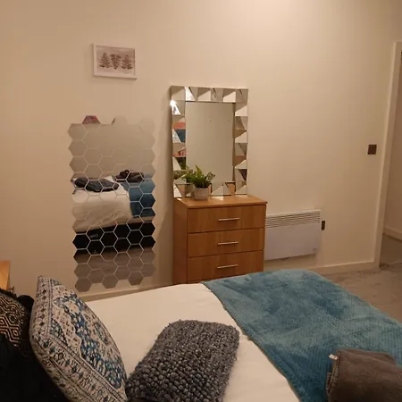 Bliss Contractor Apartments- Sleeps 6 Bradford  Esterno foto