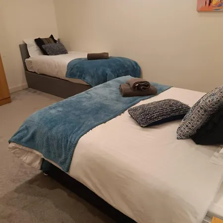 Bliss Contractor Apartments- Sleeps 6 Bradford  Esterno foto